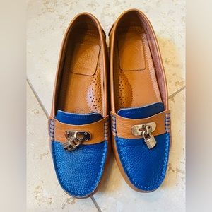Tory burch flats size six